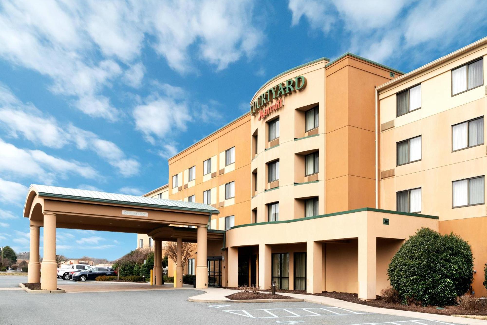 Courtyard By Marriott Salisbury Hotel Exterior foto