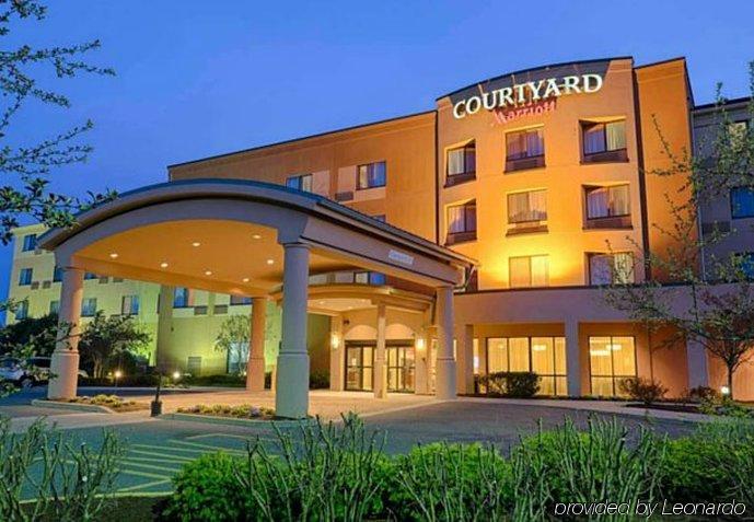 Courtyard By Marriott Salisbury Hotel Exterior foto